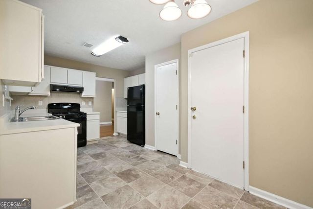 3045 Wildflower Lane, Snellville, GA 30039