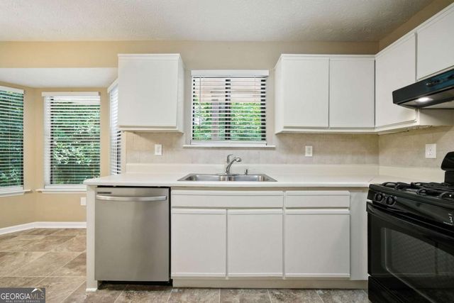 3045 Wildflower Lane, Snellville, GA 30039
