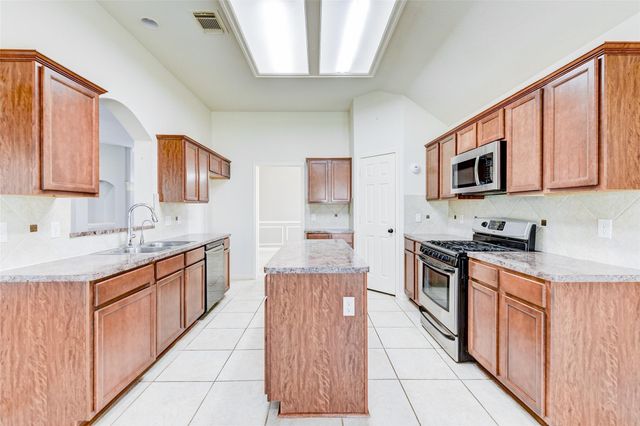 25910 Oakridge Forest Lane, Spring, TX 77386