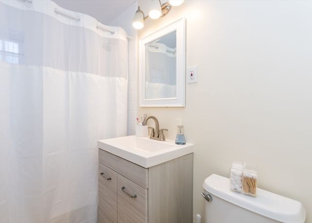 200-202 Church Street 200-202, Waltham, MA 02452