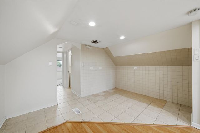 5134 S Laporte Avenue, Chicago, IL 60638