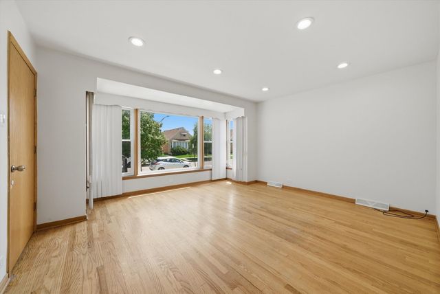 5134 S Laporte Avenue, Chicago, IL 60638