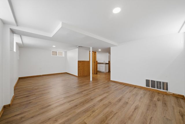5134 S Laporte Avenue, Chicago, IL 60638