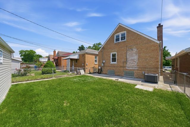 5134 S Laporte Avenue, Chicago, IL 60638
