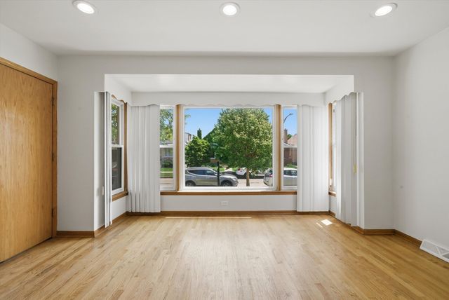 5134 S Laporte Avenue, Chicago, IL 60638