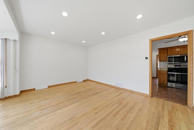 5134 S Laporte Avenue, Chicago, IL 60638