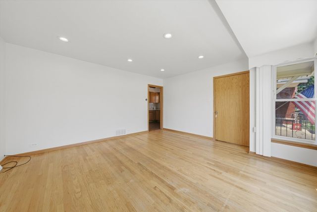 5134 S Laporte Avenue, Chicago, IL 60638