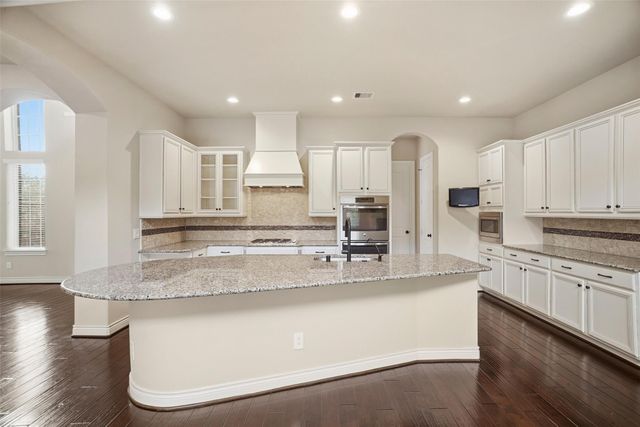 13735 Contour Ct, Richmond, TX 77407