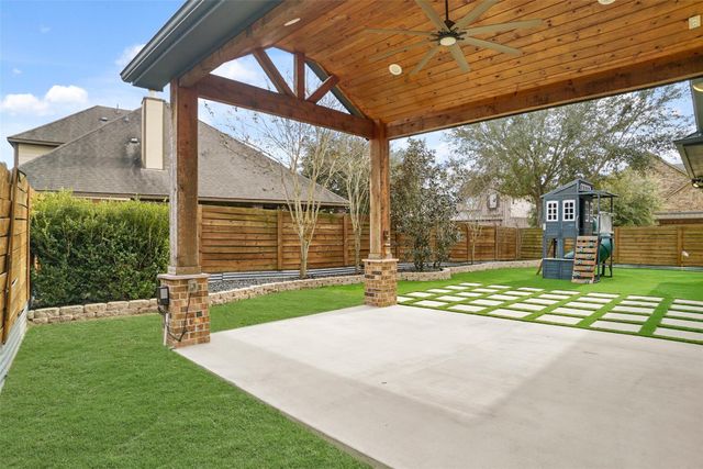 13735 Contour Ct, Richmond, TX 77407