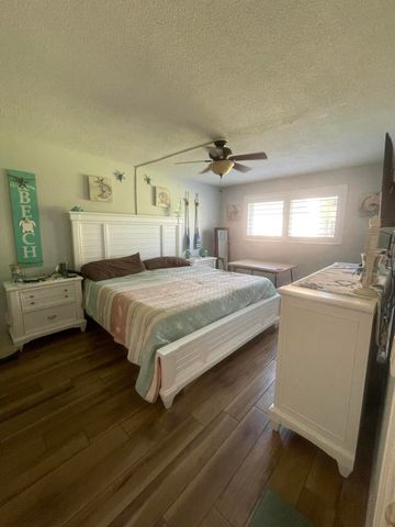 702 Lori Drive 195, Palm Springs, FL 33461