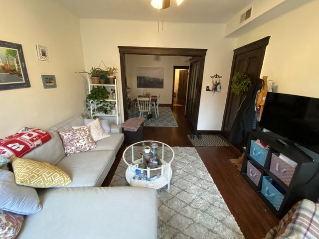 852 W Diversey Parkway 2F, Chicago, IL 60614