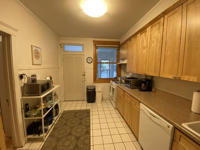 852 W Diversey Parkway 2F, Chicago, IL 60614