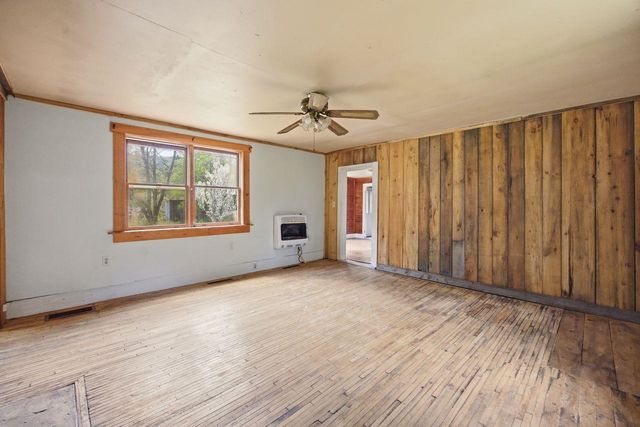 307 School Street, Rumney, NH 03266