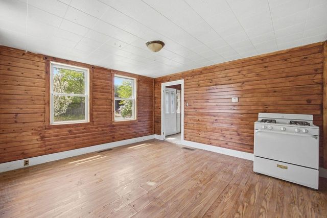 307 School Street, Rumney, NH 03266