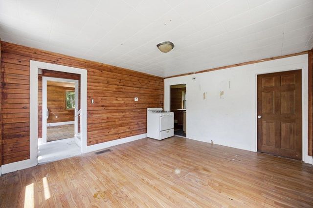 307 School Street, Rumney, NH 03266