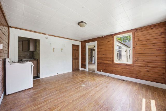 307 School Street, Rumney, NH 03266
