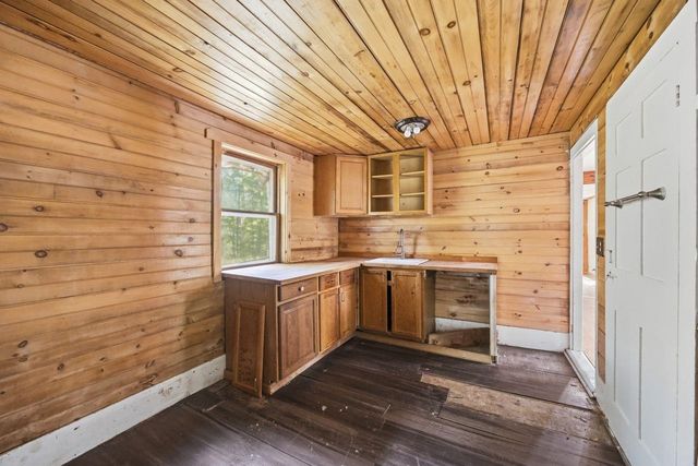 307 School Street, Rumney, NH 03266