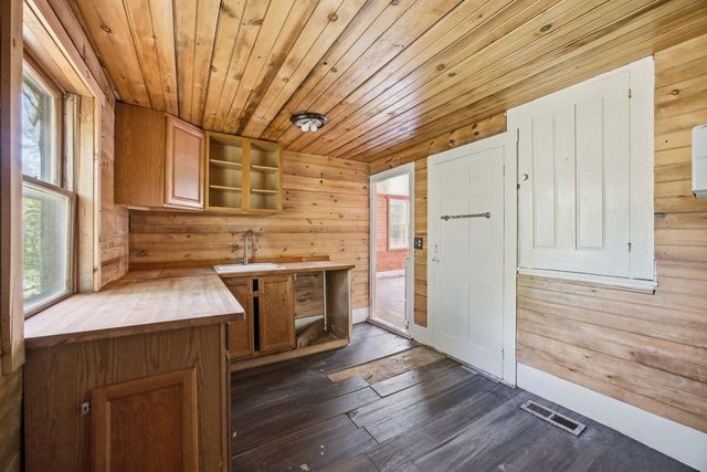 307 School Street, Rumney, NH 03266