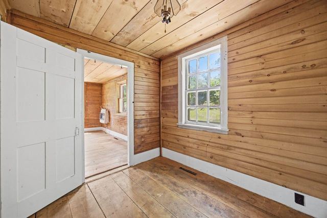 307 School Street, Rumney, NH 03266