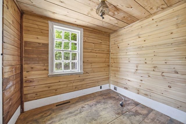 307 School Street, Rumney, NH 03266