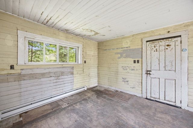 307 School Street, Rumney, NH 03266