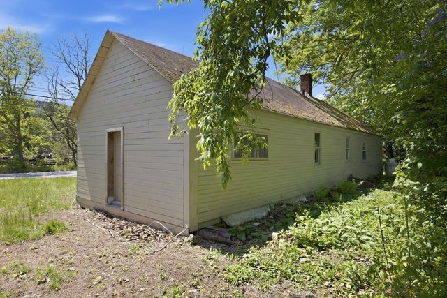 307 School Street, Rumney, NH 03266