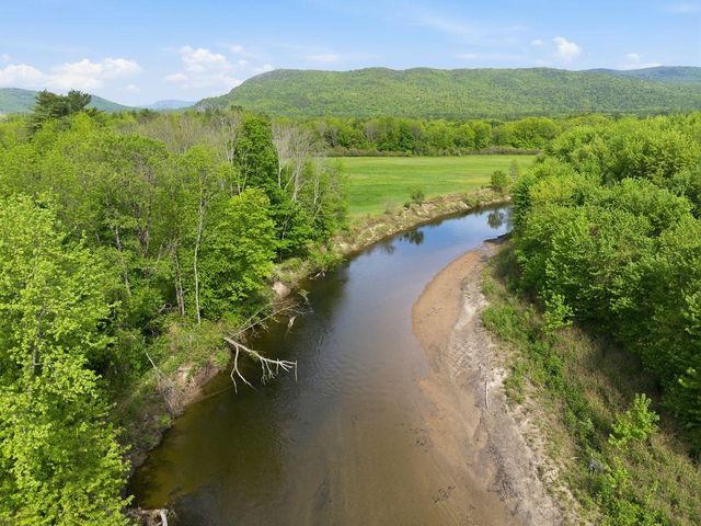 307 School Street, Rumney, NH 03266