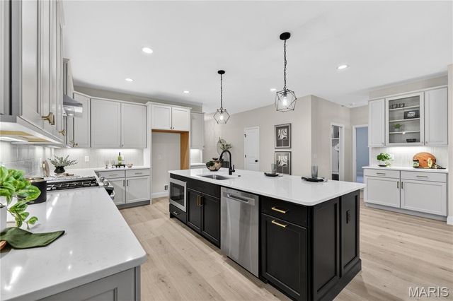 366 Strawberry Grove Drive, O'fallon, MO 63376