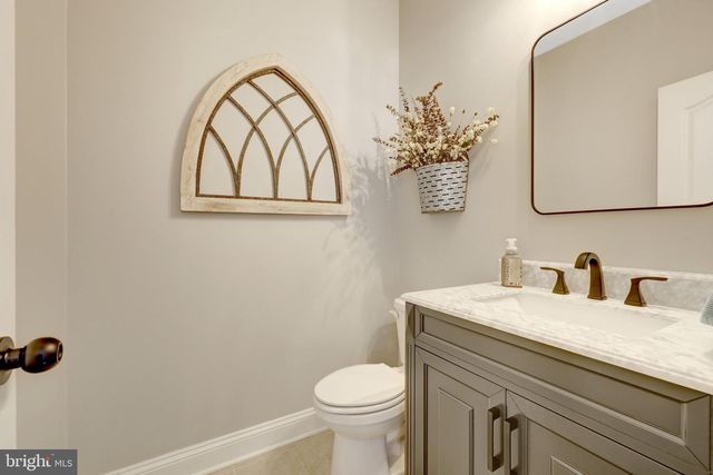 15002 MOUNTAIN RD, Hillsboro, VA 20132