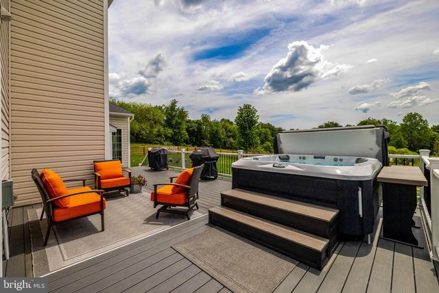 15002 MOUNTAIN RD, Hillsboro, VA 20132