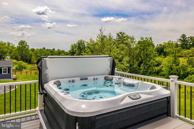15002 MOUNTAIN RD, Hillsboro, VA 20132