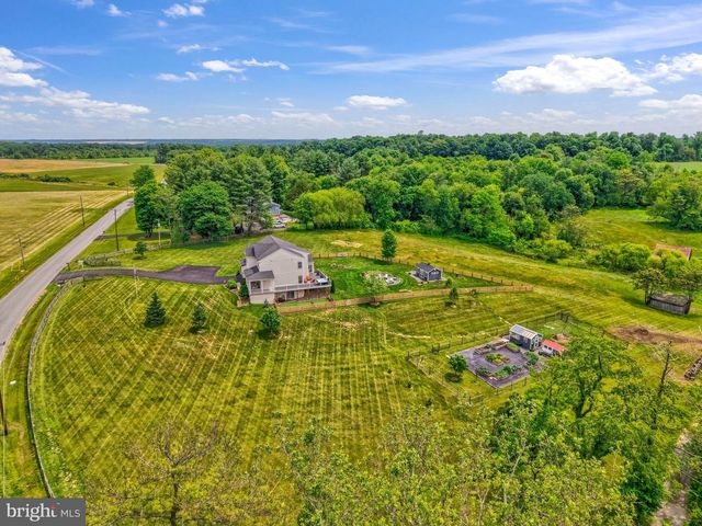 15002 MOUNTAIN RD, Hillsboro, VA 20132