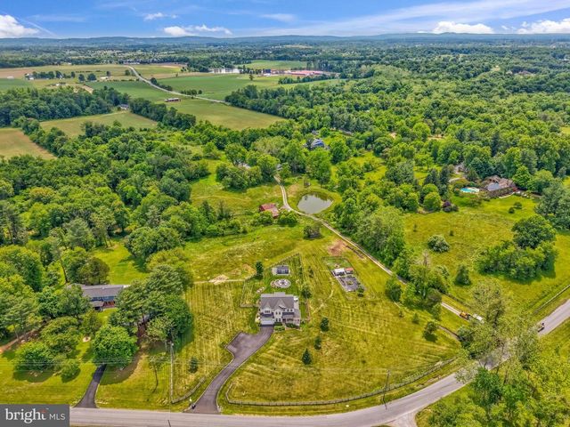 15002 MOUNTAIN RD, Hillsboro, VA 20132