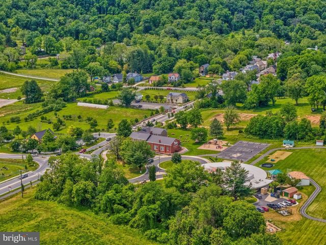 15002 MOUNTAIN RD, Hillsboro, VA 20132