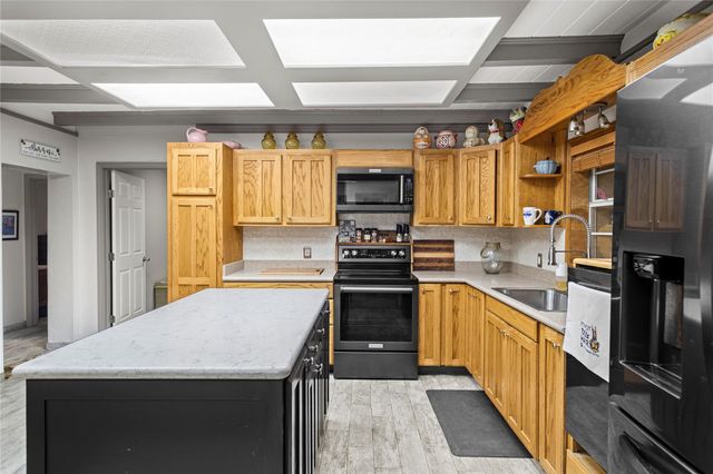 879 Interstate 45 S, Huntsville, TX 77340