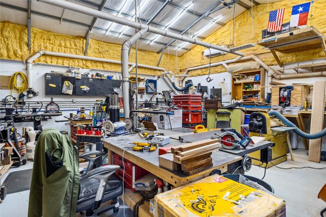 879 Interstate 45 S, Huntsville, TX 77340