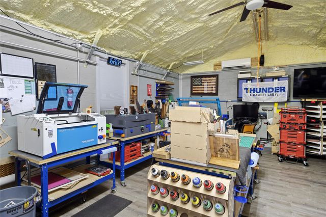 879 Interstate 45 S, Huntsville, TX 77340