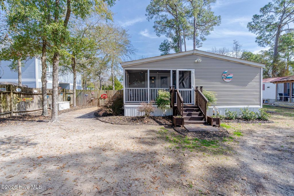 254 NE 69th Street, Oak Island, NC 28465