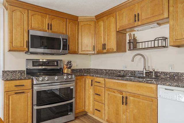 25 Merritt Ave, Brockton, MA 02302