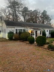 3200 Tammaway Dr, Midlothian, VA 23112