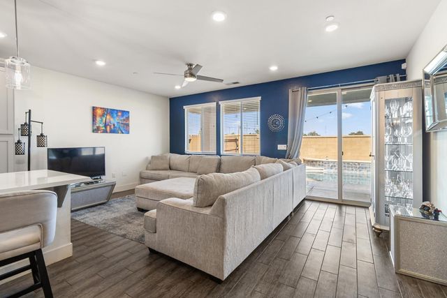 10349 Charles Morris Way, Elk Grove, CA 95757