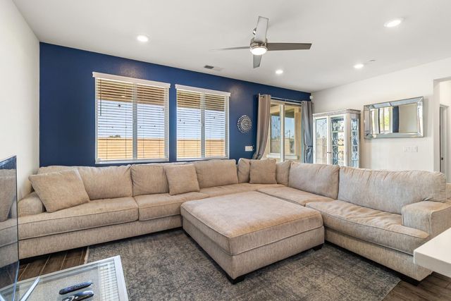 10349 Charles Morris Way, Elk Grove, CA 95757