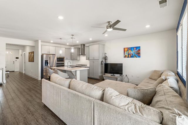 10349 Charles Morris Way, Elk Grove, CA 95757