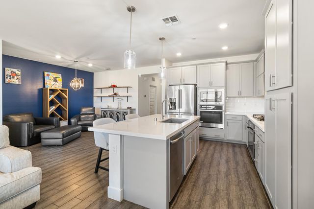 10349 Charles Morris Way, Elk Grove, CA 95757