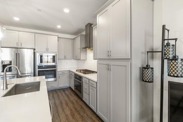 10349 Charles Morris Way, Elk Grove, CA 95757