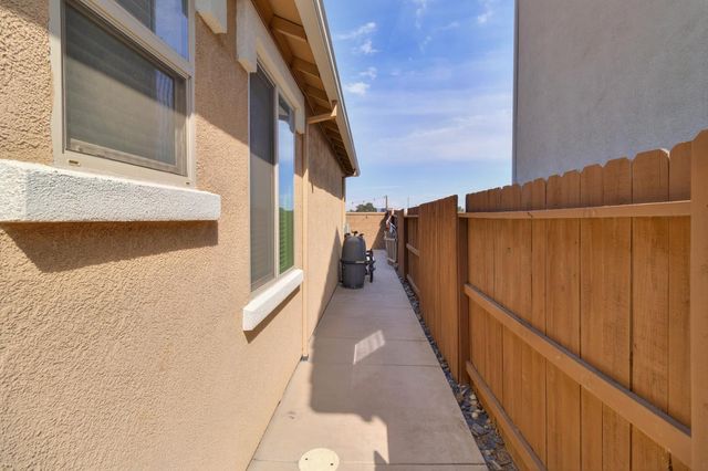 10349 Charles Morris Way, Elk Grove, CA 95757