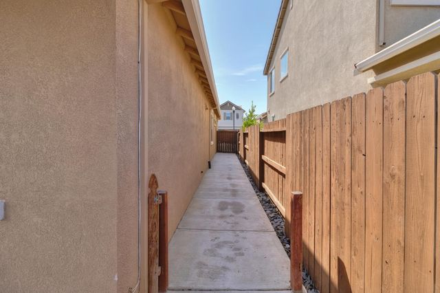 10349 Charles Morris Way, Elk Grove, CA 95757