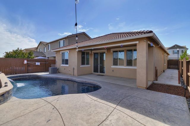 10349 Charles Morris Way, Elk Grove, CA 95757