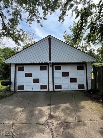 17806 Tarkington Avenue, Cleveland, OH 44128