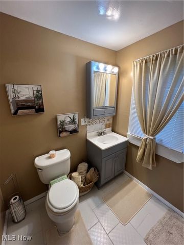 17806 Tarkington Avenue, Cleveland, OH 44128